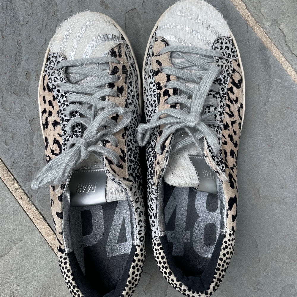 P448 leopard sneaks